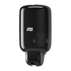 TORK tvåldispenser S2 ingår i en designserie präglad av smidighet och funktion. Antal: 1 st/frp (12 frp/kartong). Färg: Svart. Längd: 11,2 cm, Bredd: 11,4 cm, Hög: 21,1 cm.